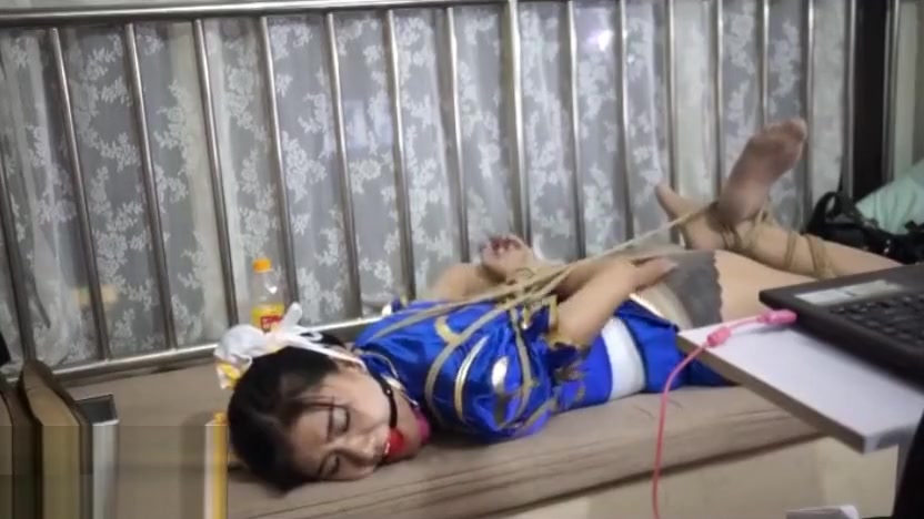 Chun-Li Bound ve Gagged
